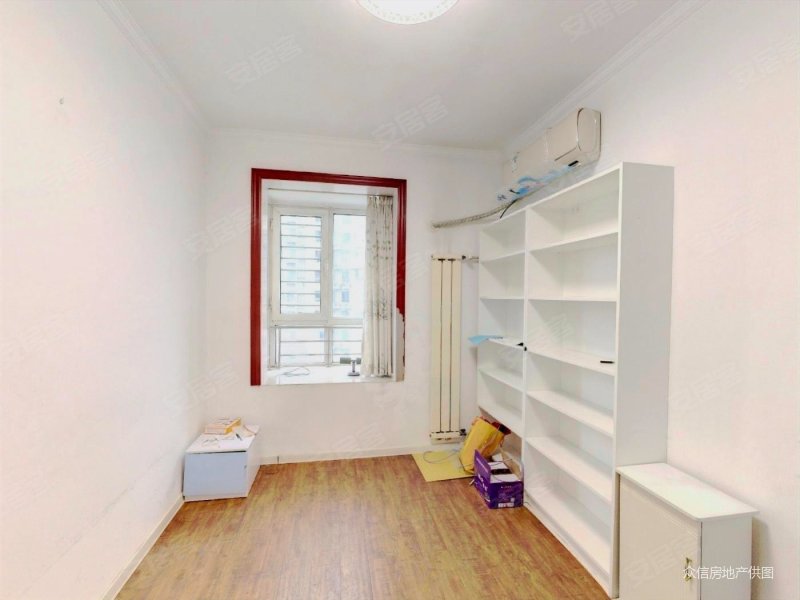 花溪苑南北通透三居中低楼层位置好出行方便近地铁