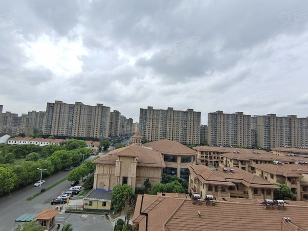 无锡惠山天一新城银河湾紫苑银河湾紫苑 精装三室两厅一卫  近天一