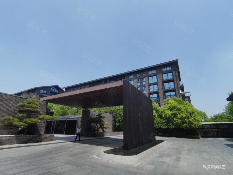 永威上和院4室2厅3卫203.71㎡南北1259.9万