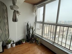庆阳西峰西峰城区学院路附近精装修两居室,家具家电齐全,拎包入住,随时看房。出租房源真实图片
