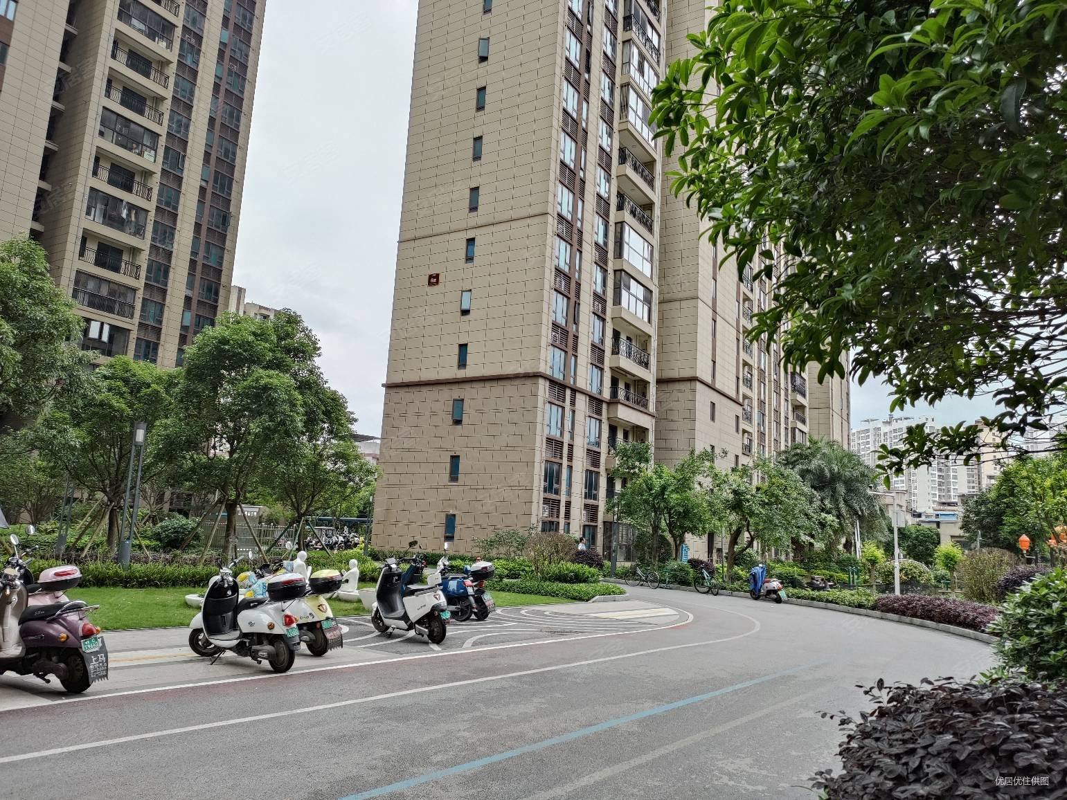 桂林房产网>桂林二手房>临桂二手房>榕山二手房>碧桂园剑桥郡>1541