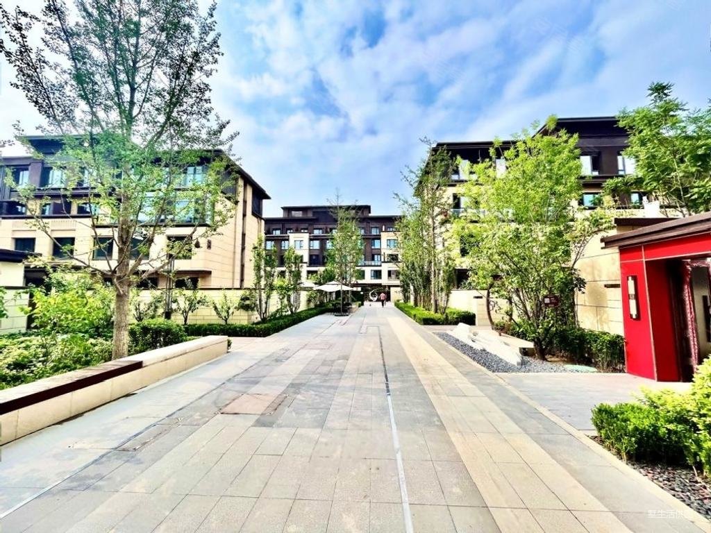 京能丽墅3室2厅3卫163㎡南北449万