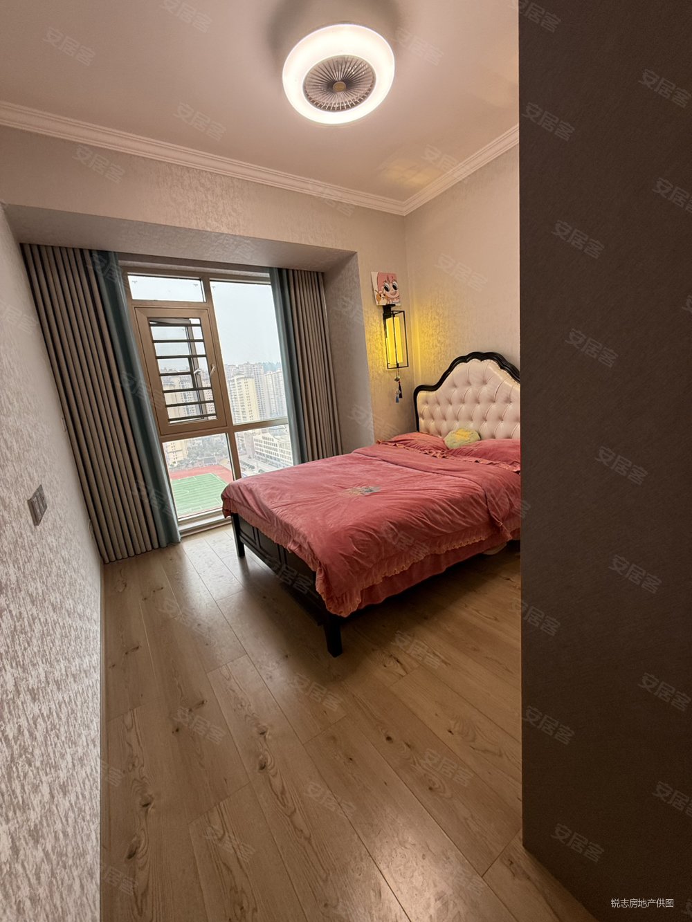 御学府小区4室2厅2卫144㎡东南128.8万