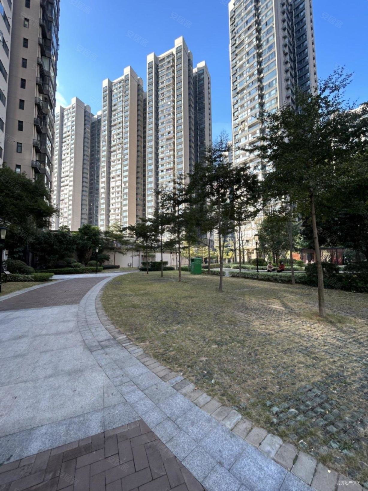 鱼峰市区荣和千千树电梯3房2卫采光好看房方便