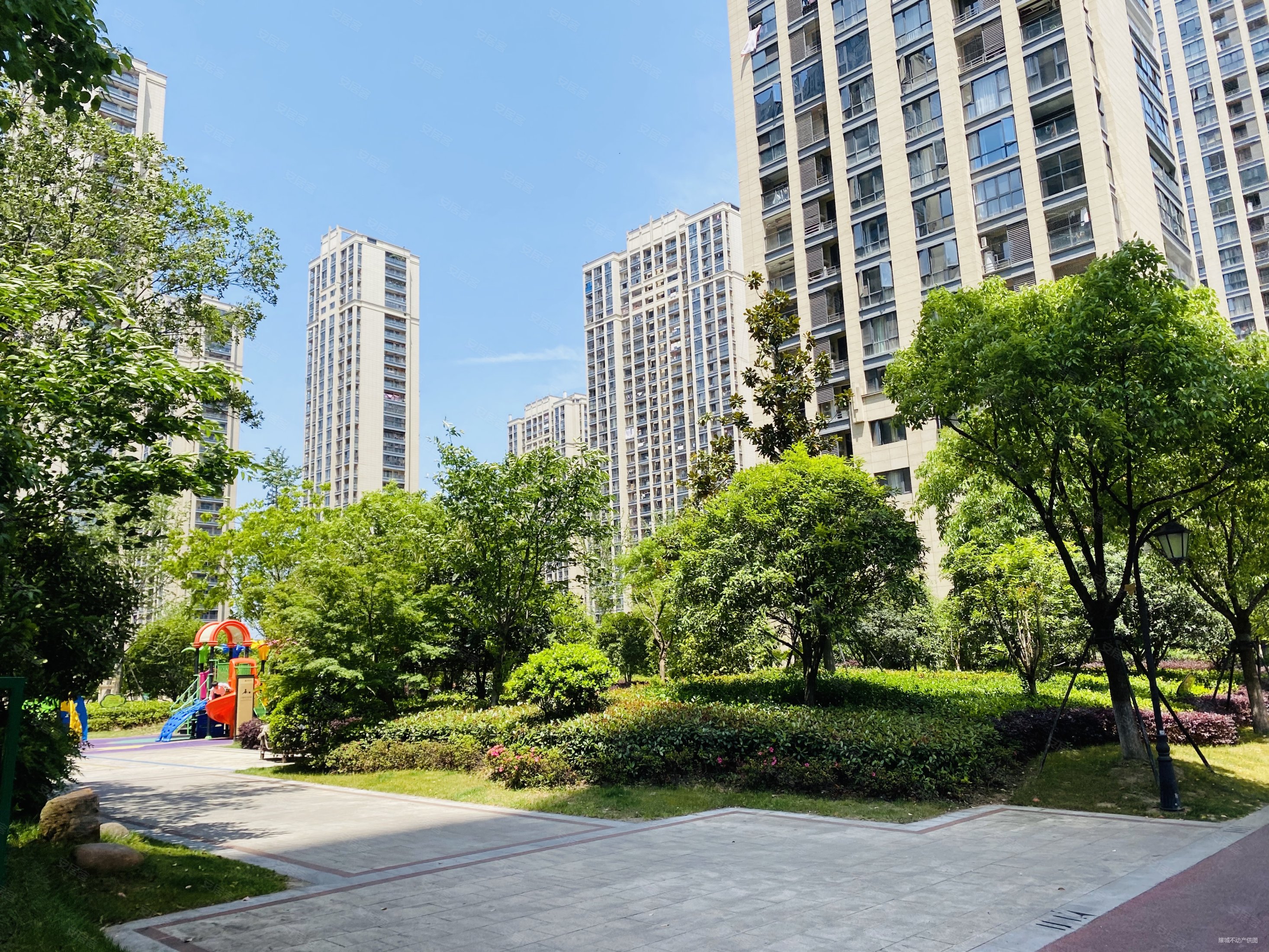 新出金麟花园二期70平高楼层,纯毛坯,视野开阔一线江景房