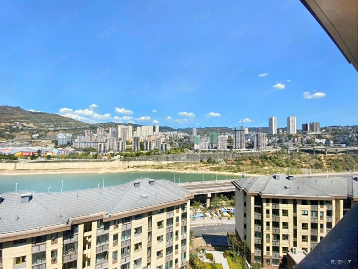 琨洲观澜3室2厅2卫86.99㎡南北72万