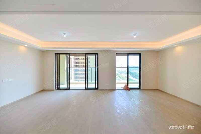 光谷澎湃城奥山府4室2厅2卫139.7㎡南北188万