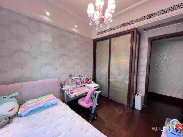 上海星河湾(二期)3室2厅2卫185.38㎡南北1570万