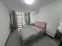 阳台大单间 公寓直租 年租优惠 光线好 海珠广场地铁