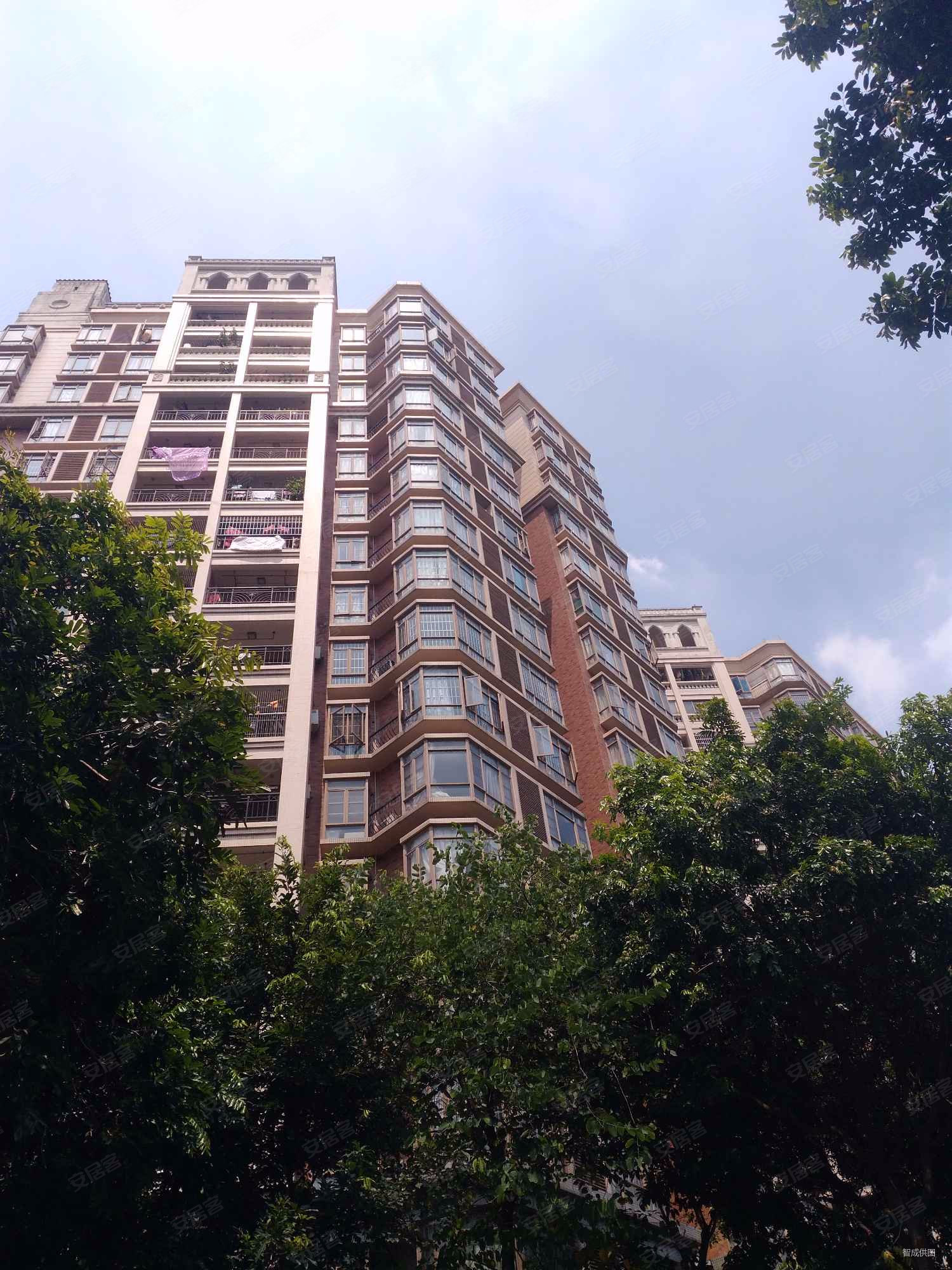 保洁干净 南向三房,海伦堡花园二手房,152万,3室2厅,1卫,88平米-广州