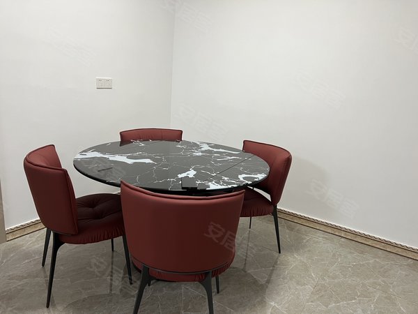 金华东阳横店玫瑰星城2600一月玫瑰星城精装两房有超大阳台随时看房出租房源真实图片