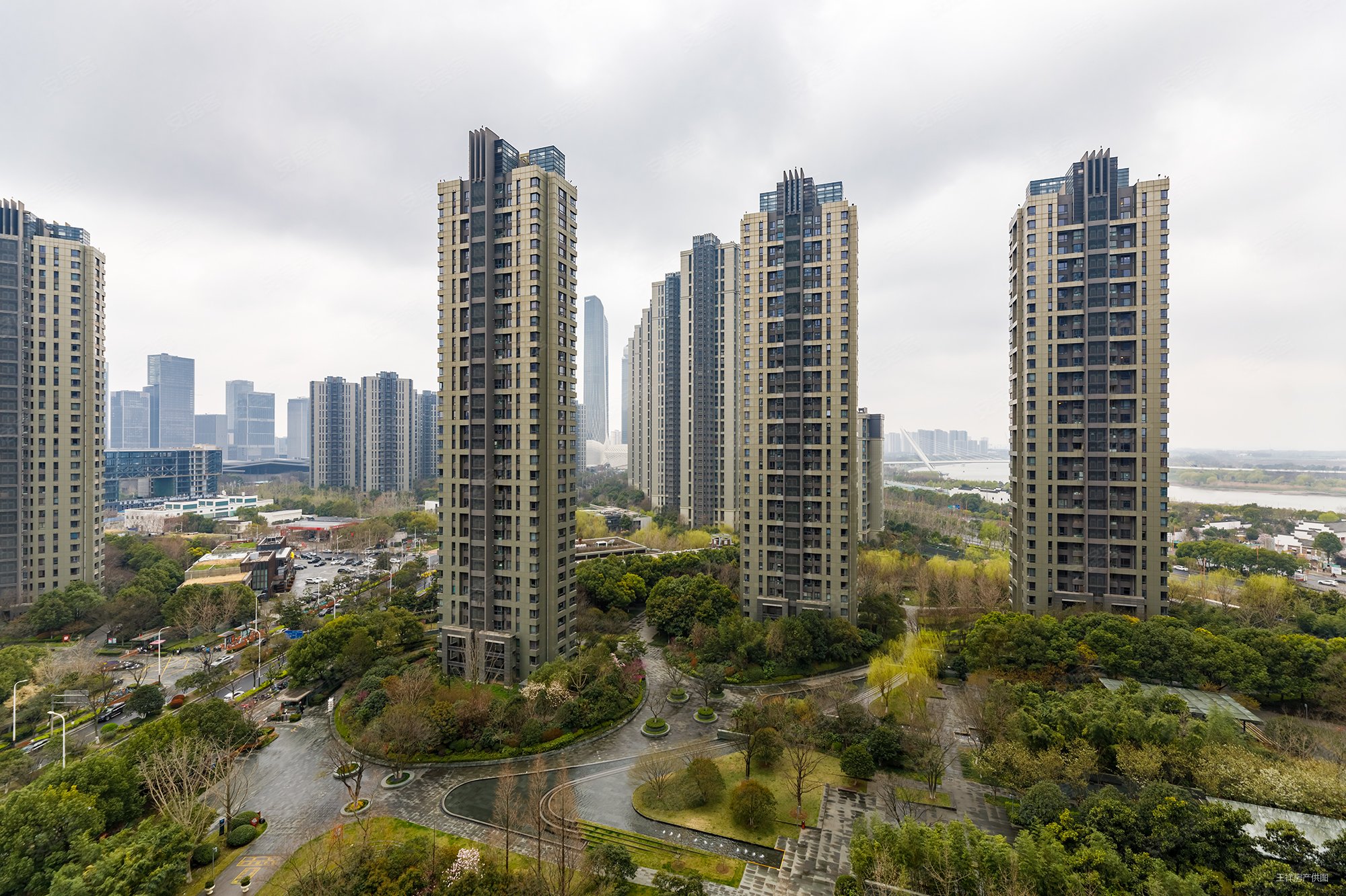 仁恒江湾城竹苑2室2厅1卫89㎡南北625万