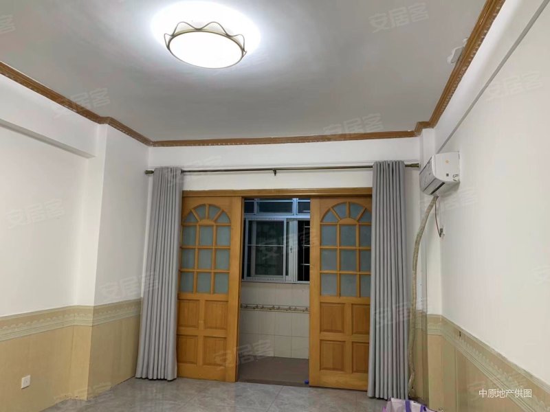 莲花一村一楼相当于2楼两房诚心卖已空置看房方便有钥匙