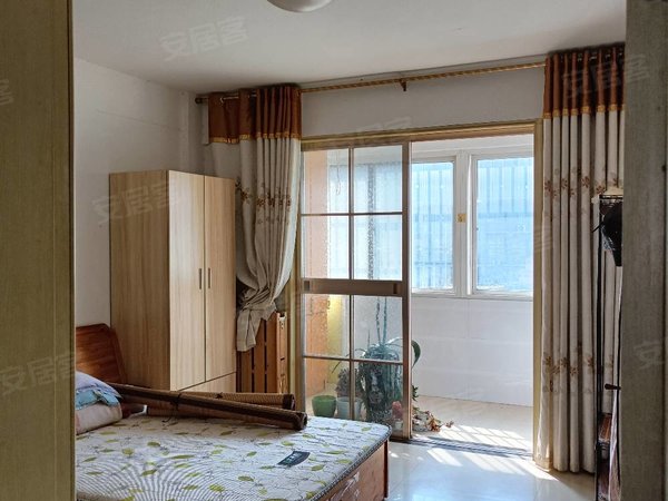 滁州琅琊乐彩城天乐小区北区该房位于紫薇路  紧邻中西医结合医院