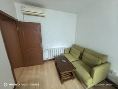 丹东振兴六纬路小学学区出租，十三中旁，步梯2楼，两室1200包取暖，短租长租都行出租房源真实图片