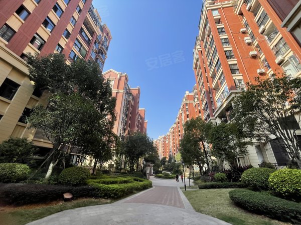 南宁青秀东盟商务中房翡翠湾视野氧吧 新小区 商务区青山脚 中房翡翠