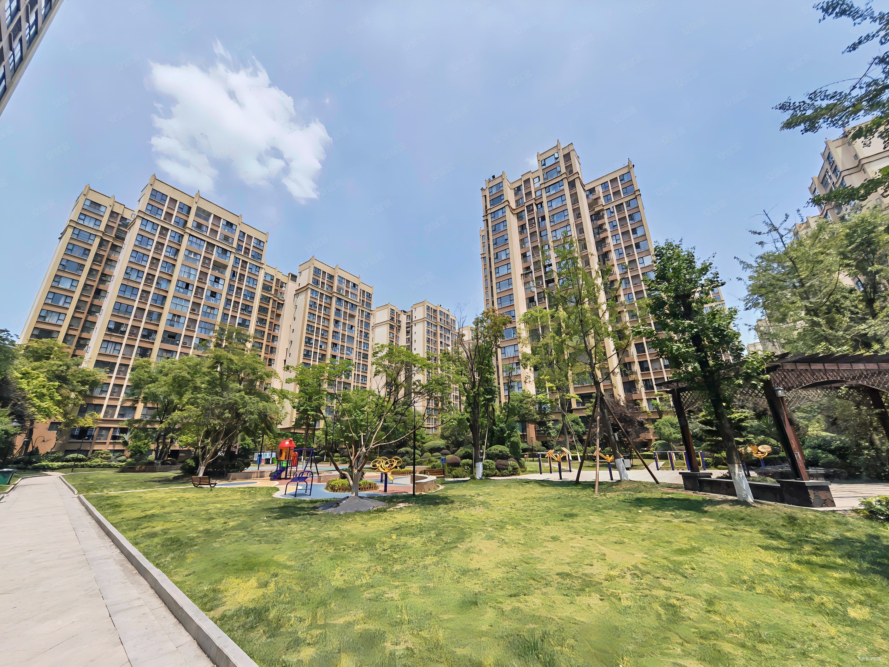 拎包入住!,蓝润华府春天二手房,128万,3室2厅,2卫,92平米-成都安居客