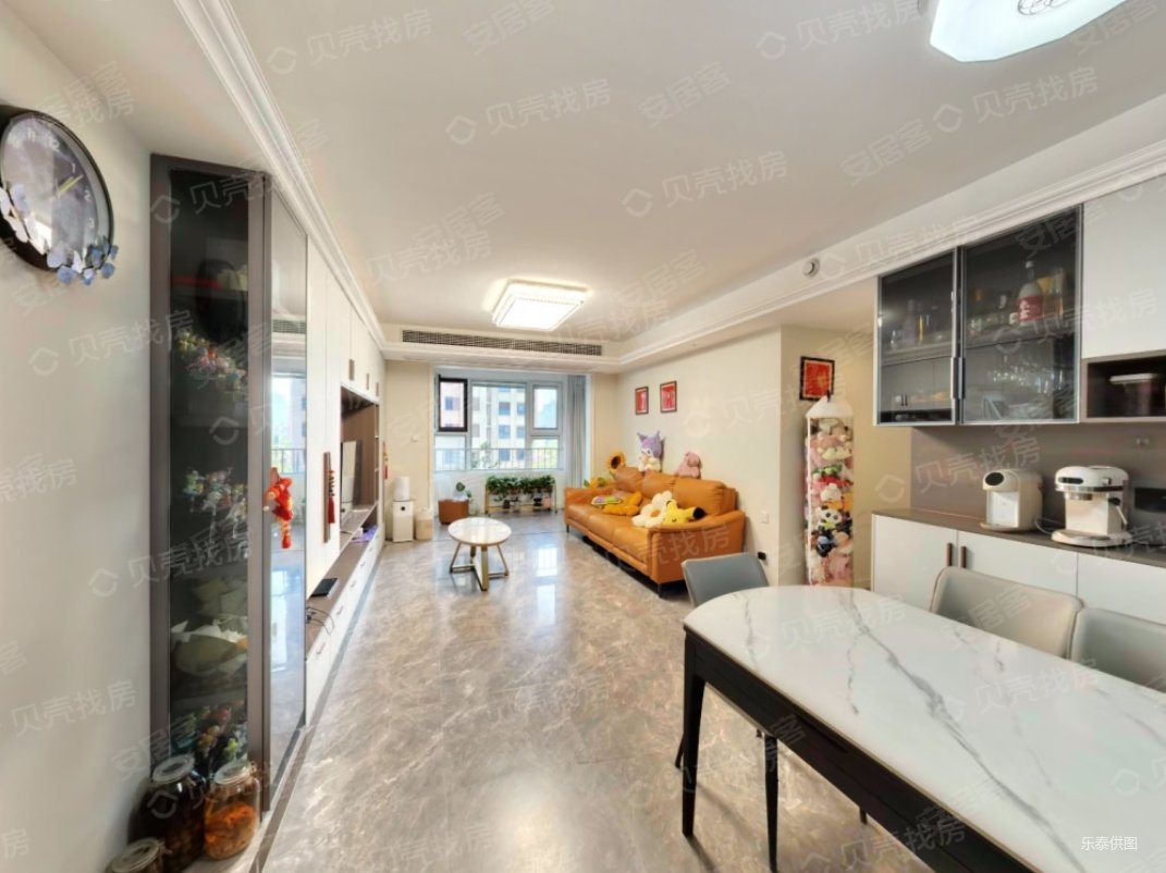 新城玖珑湖3室2厅2卫129.83㎡南北159万