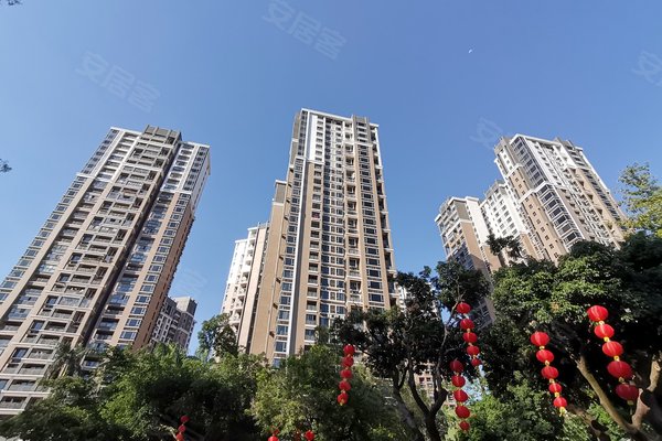 锦园小区设施有哪些?怎么样,好不好_龚麦芝解读:小区自带健身广场,.