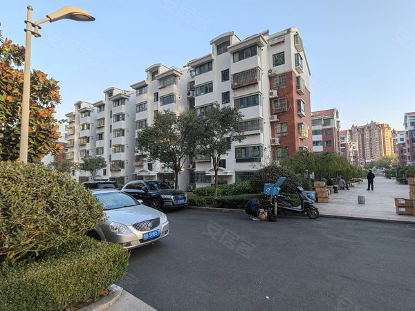 青岛市北浮山后埠西花园有钥匙电梯房埠西花园套二厅精装全齐3000元