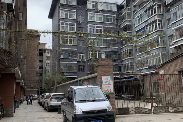 兰州市工贸大厦管理处家属院