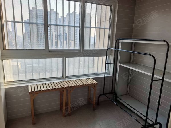 徐州鼓楼九龙湖风尚自由城风尚米兰对面自由城三室精致干净家具家电齐全拎包入住有钥匙出租房源真实图片