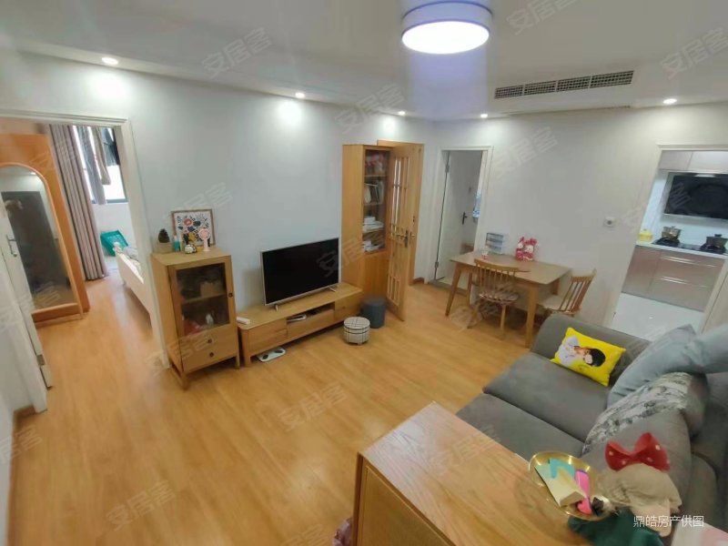 高新区 五和苑 地铁200米距离,送7平米衣帽间 精装修,五和苑二手房