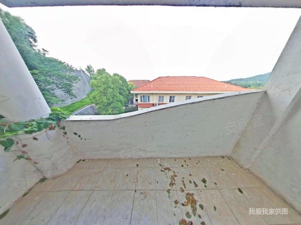 新上好房 玄武湖畔高档住宅 金陵御花园小区 紫金山下 随时看