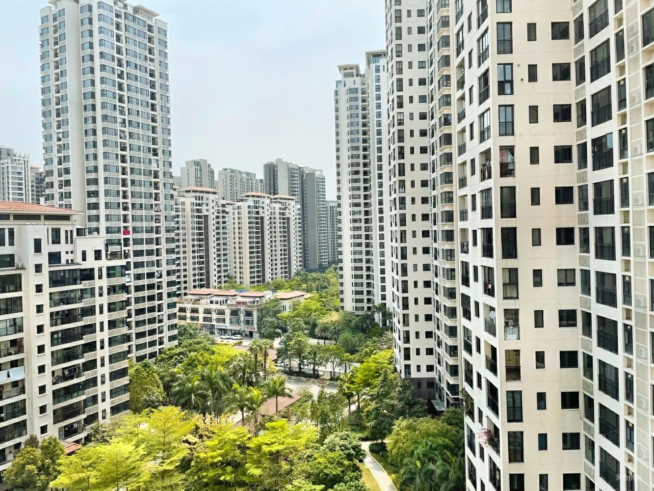 华发四季专卖小区超低收费各户型出售房源齐提供按揭过户办理