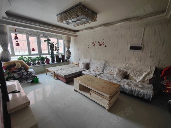 阿克苏阿克苏市阿克苏城区紫荆花园香港街紫荆花园电梯两室精装拎包住