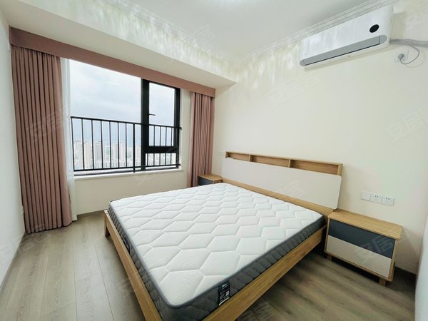 重庆巴南融汇龙湖森镜龙湖森镜 ,精装两房,领包入住,未住过人 ,看房