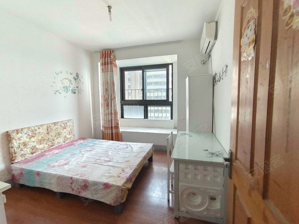 橡树湾三房简装出租可做宿舍家电家具齐全拎包入住看房随时