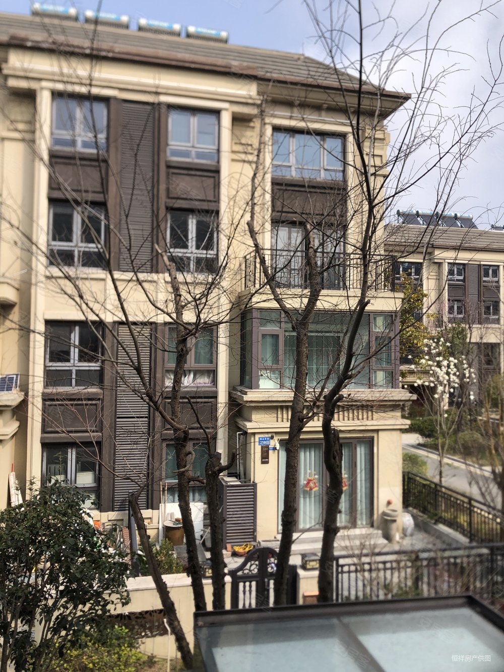 龙湖二期上叠别墅户型非常好阳山高档住宅区