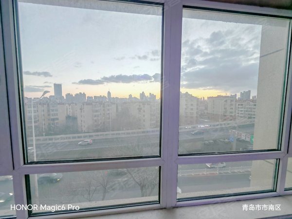 青岛市北镇江路宁夏路小区(市南)软件园 元宇宙 青岛卫校 逍遥军邸 中海银海 电梯南向主卧出租房源真实图片