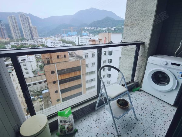 深圳盐田沙头角蓝郡公馆蓝郡公馆 精装修 标准一房一厅!看房方便!