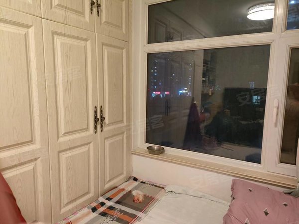 公安局租房,安德利花园b区精装修两室家具家电齐全,拎包入住,牟平租房