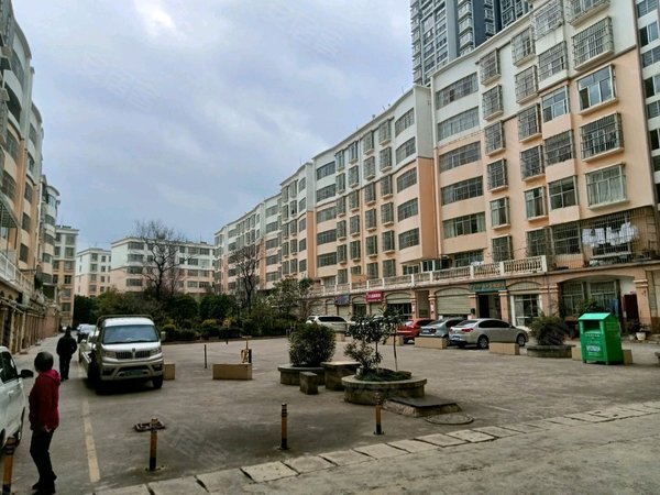 曲靖麒麟麒麟花园家乐福小区新生小学附近家乐福小区3室2厅2卫,精装