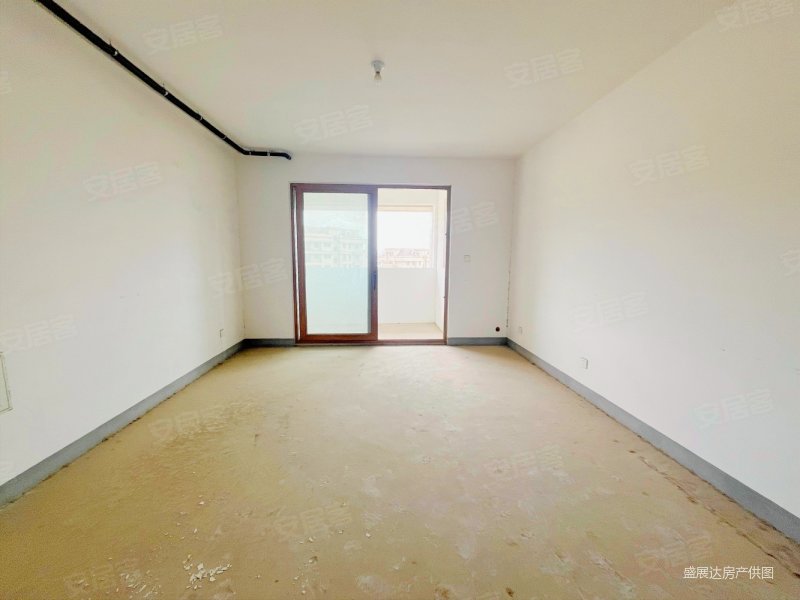 国企开发 园林洋房 次顶楼   位置 边户双卫 通宇林景熙园