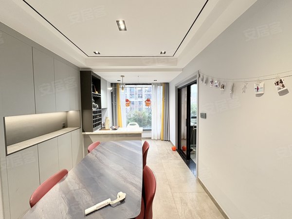 金华婺城湖海塘保集海塘府保集海塘府 一梯一户 三房两卫 自住豪装 品牌家具 全屋定制出租房源真实图片