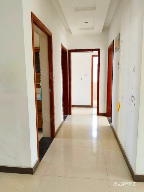 筑城国际花园 中间楼层采光好 南北通透 装修好 双卫生间