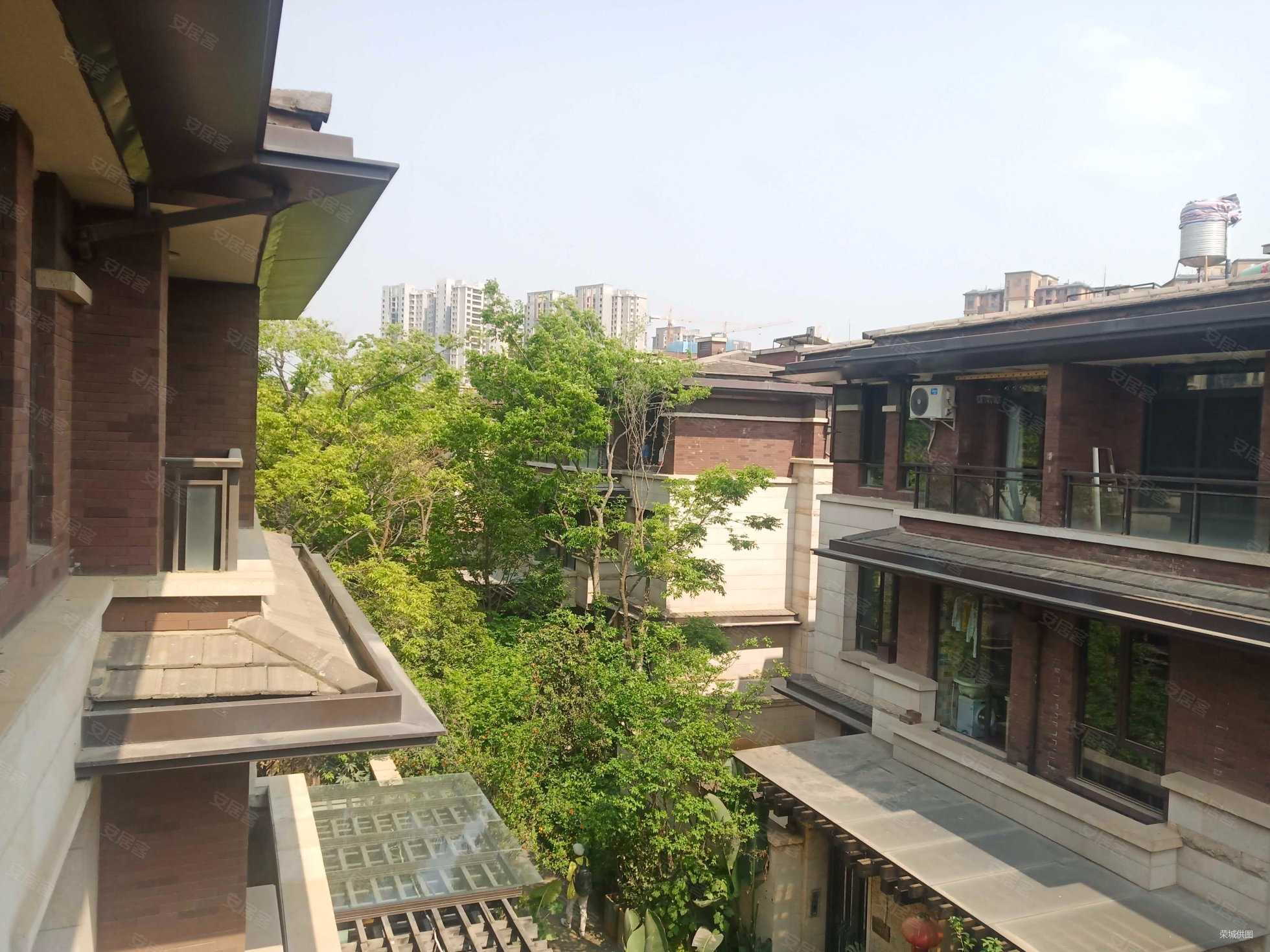 新会展中心滇池边中航云玺大宅联排别墅毛坯房公园旁业主诚心出售