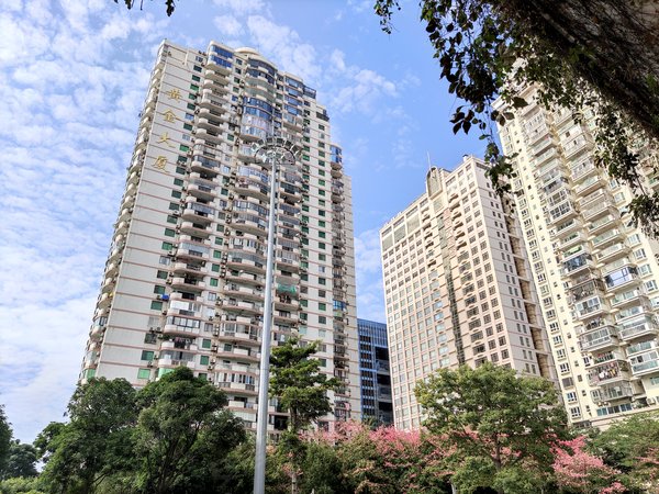 厦门湖里东渡黄金大厦海湾公园旁 电梯大3房 双阳台 出租6000 邻近滨