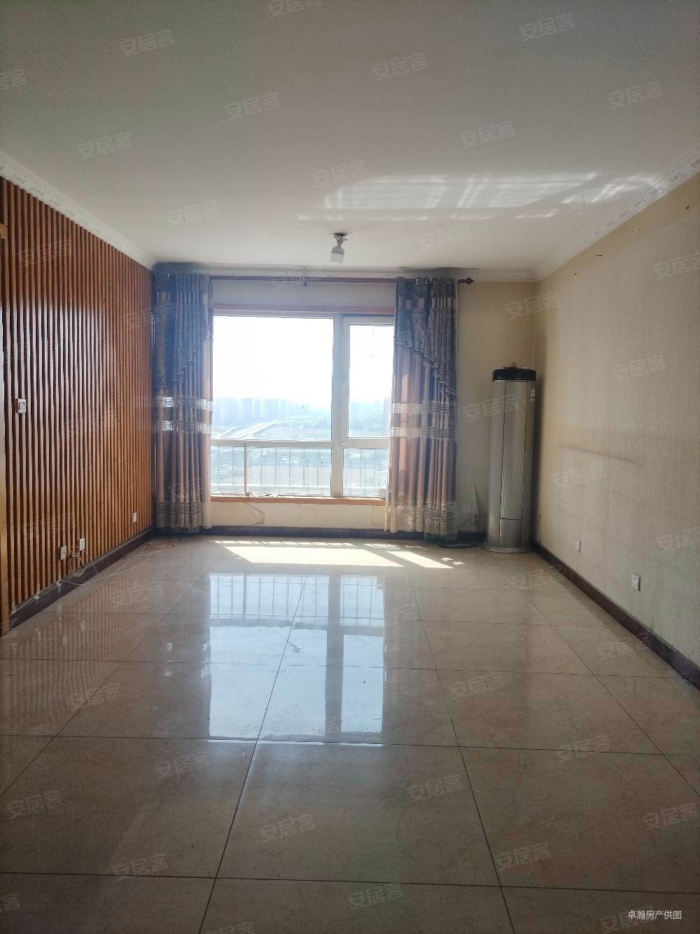 急售地铁口,电梯顶跃,超大使用空间,可自住可办公,配套成熟,丽景湾