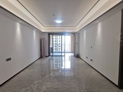 海航豪庭南苑三区 3室2厅1卫 105平 精装修 电梯房
