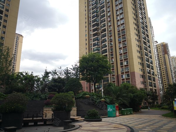 昆明西山滇池路片区金坤尚城长乐里租金低 1600元 精装二居 西向 采光