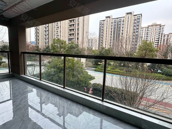 无锡宜兴新庄湖悦天境湖悦天境一期145平轻奢风装修4房2厅2卫租金3000