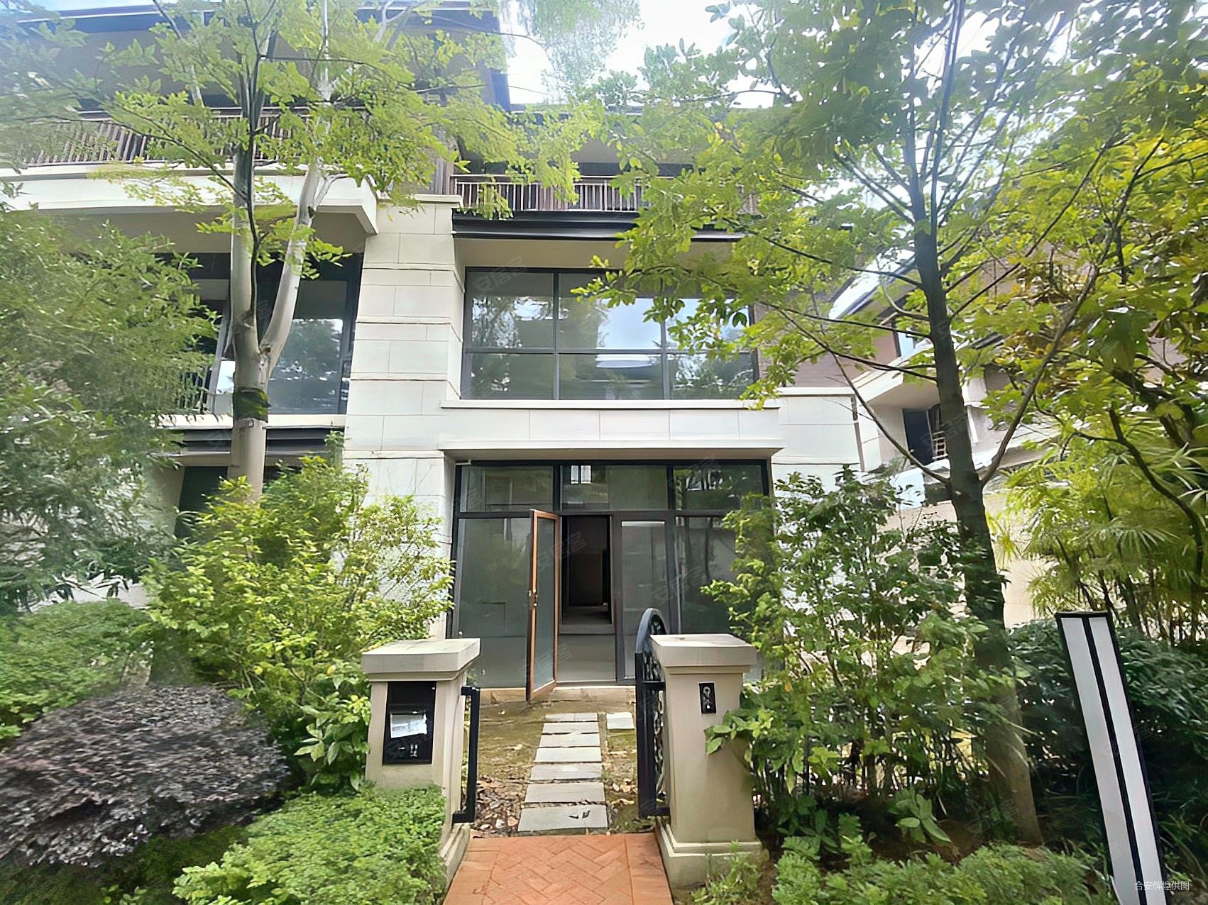 中铁阅山湖c组团别墅