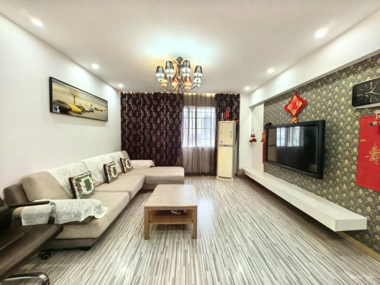 天虹金福园3室2厅1卫127㎡东西63万