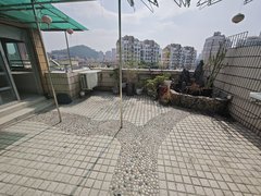 深圳罗湖水库顶楼复式带30平方露台 可以烧烤撸串 住家办公室都很好出租房源真实图片