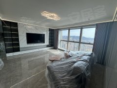 大连中山东港星光耀 嘎嘎板正 两室 第一次 装修 高端公寓出租房源真实图片